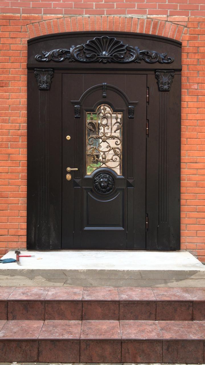 Одностворчатая дверь из натурального дерева